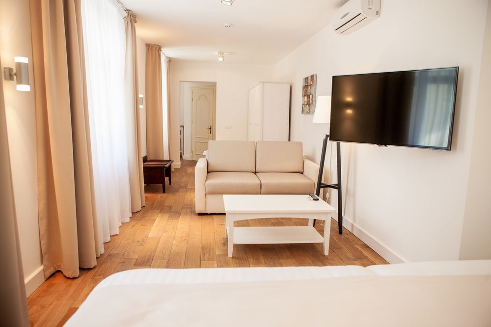 Rudolfo Hotel ลวีฟ ภายนอก รูปภาพ
