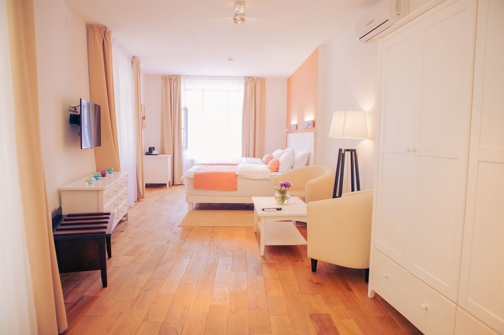 Rudolfo Hotel ลวีฟ ภายนอก รูปภาพ
