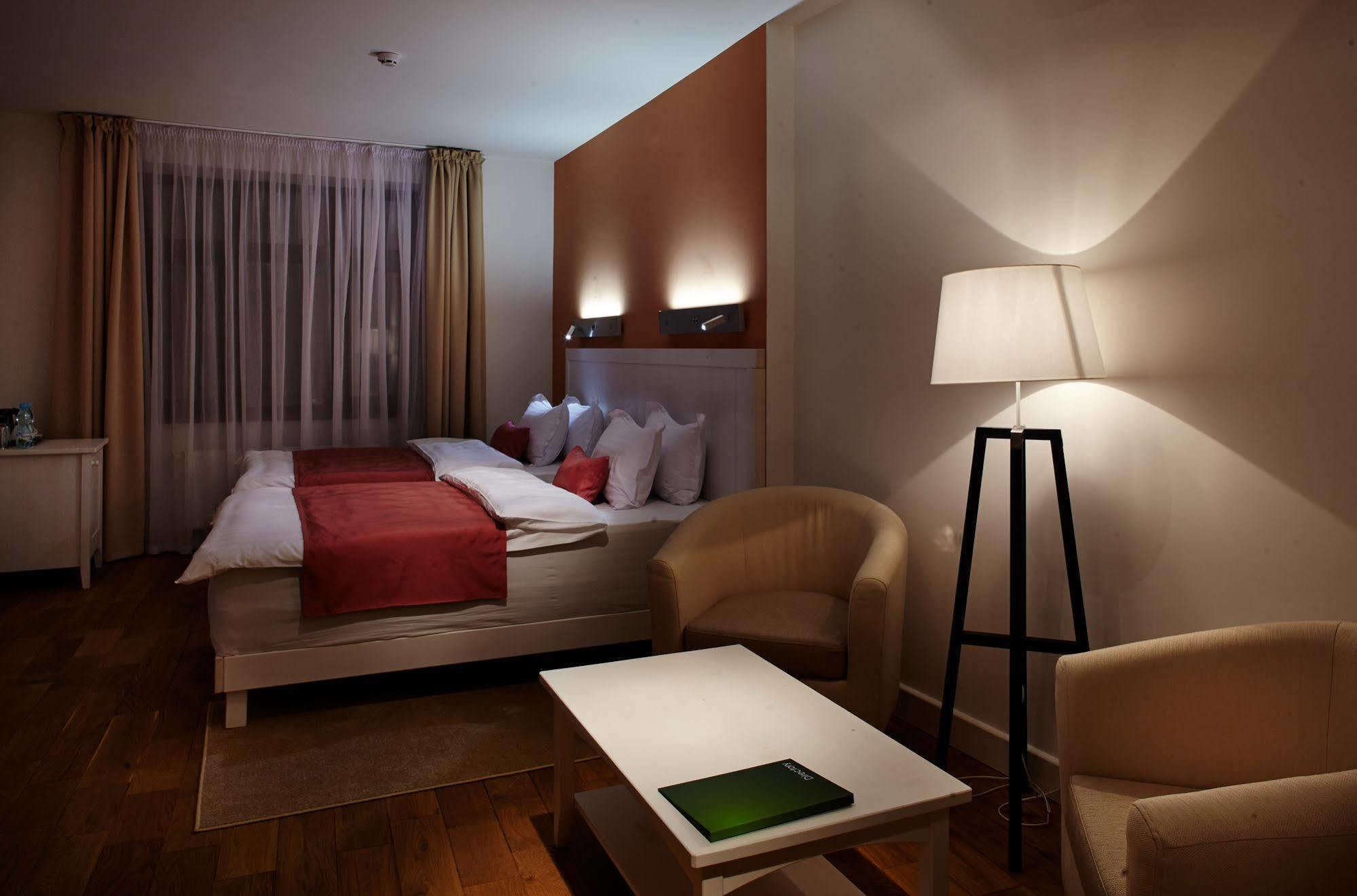 Rudolfo Hotel ลวีฟ ภายนอก รูปภาพ