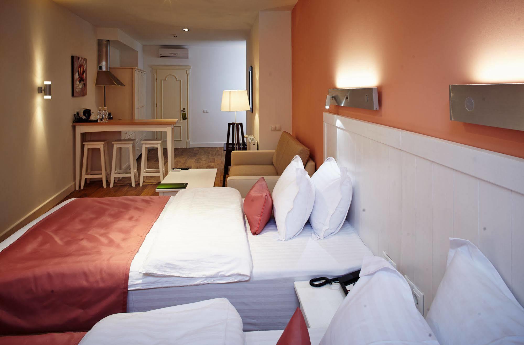 Rudolfo Hotel ลวีฟ ภายนอก รูปภาพ