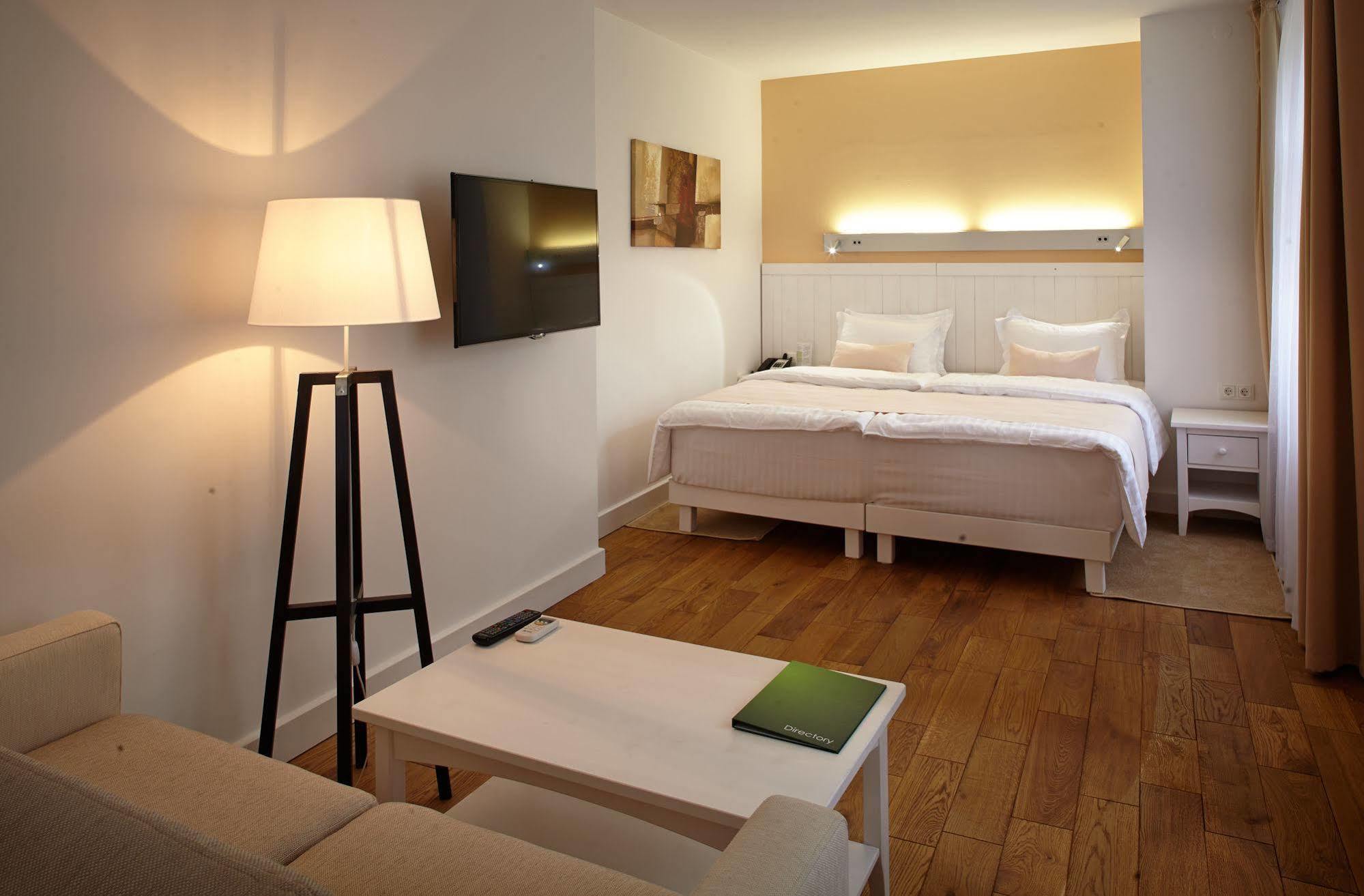Rudolfo Hotel ลวีฟ ภายนอก รูปภาพ
