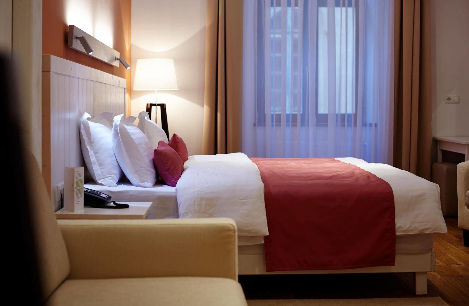 Rudolfo Hotel ลวีฟ ภายนอก รูปภาพ