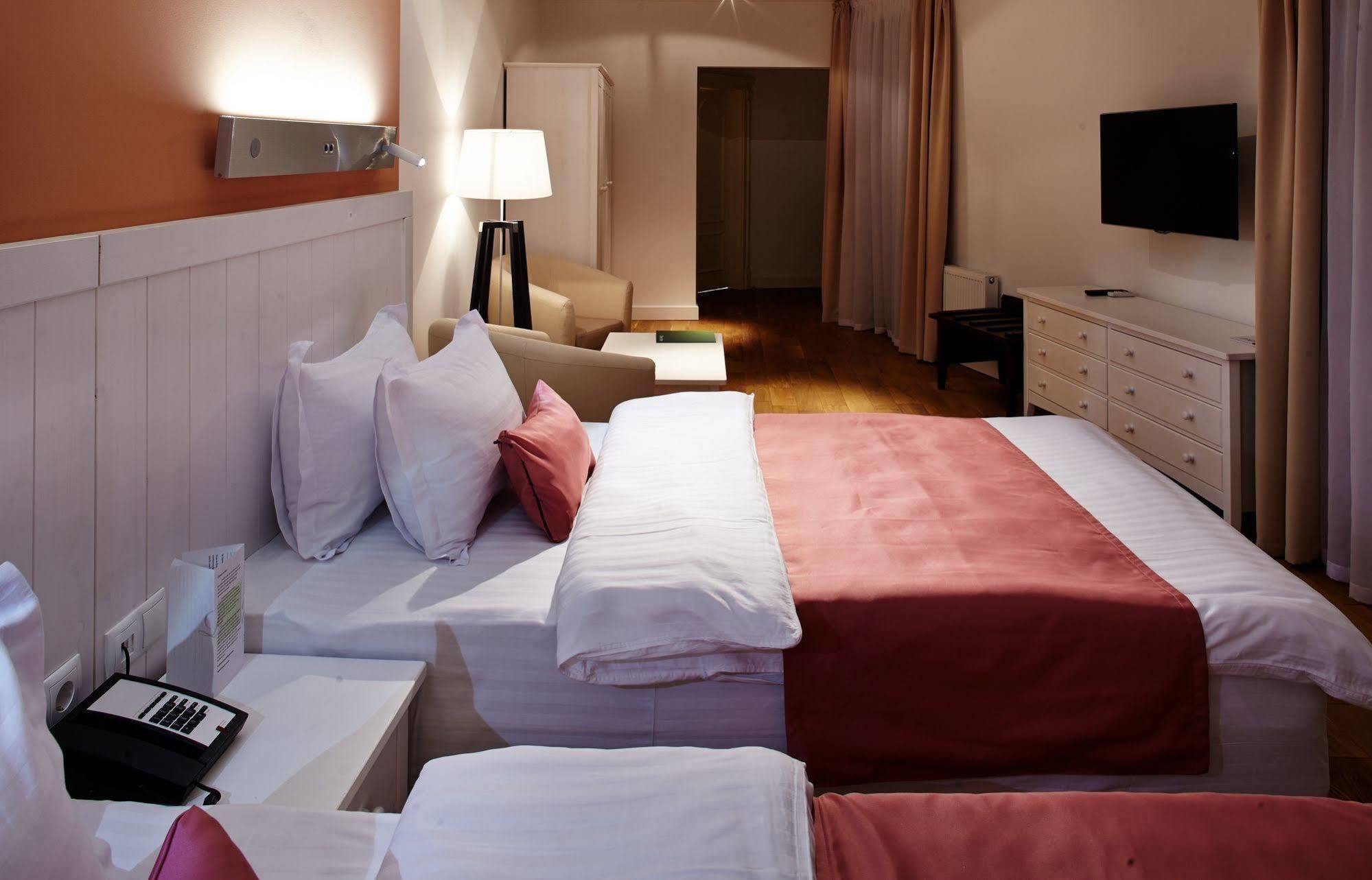 Rudolfo Hotel ลวีฟ ภายนอก รูปภาพ